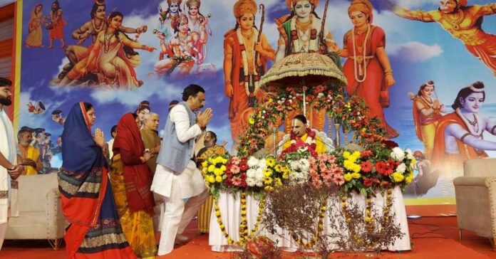 सनातन धर्म और श्रीराम कथा का महत्व: मोती महल लान में आयोजित तीसरे दिन की विस्तृत रिपोर्ट