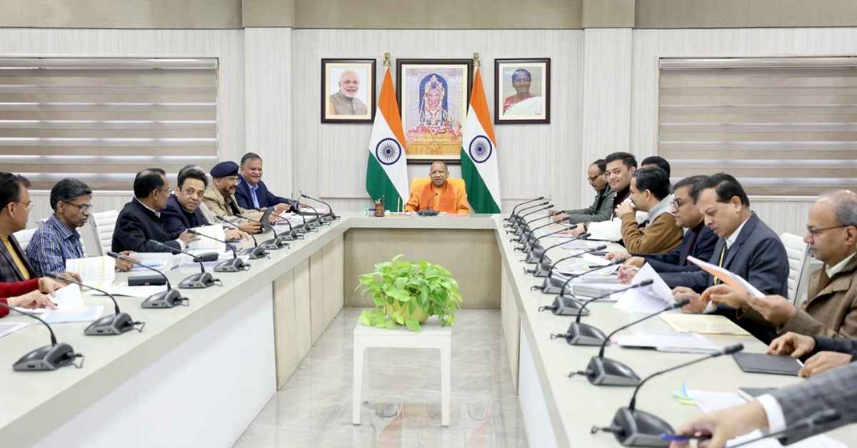 मुख्यमंत्री योगी आदित्यनाथ ने बुधवार को उप्र राज्य सड़क सुरक्षा परिषद की ली बैठक: दुर्घटनाओं पर अंकुश लगाने व 6 से 10 जनवरी तक स्कूलों-कॉलेजों में चलाएं सड़क सुरक्षा जागरूकता कार्यक्रम समेत दिए जरूरी निर्देश