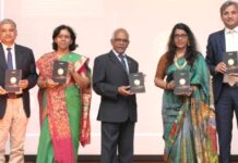 मॉरिशस के राष्ट्रपति ने किया ‘यादों की रियास’ का लोकार्पण: डॉ. अंजना सिंह सेंगर के ग़ज़ल संग्रह को अंतरराष्ट्रीय सम्मान मॉरिशस के राष्ट्रपति ने किया 'यादों की रियास' का लोकार्पण: डॉ. अंजना सिंह सेंगर के ग़ज़ल संग्रह को अंतरराष्ट्रीय सम्मानमॉरिशस के राष्ट्रपति ने किया 'यादों की रियास' का लोकार्पण: डॉ. अंजना सिंह सेंगर के ग़ज़ल संग्रह को अंतरराष्ट्रीय सम्मानमॉरिशस के राष्ट्रपति ने किया 'यादों की रियास' का लोकार्पण: डॉ. अंजना सिंह सेंगर के ग़ज़ल संग्रह को अंतरराष्ट्रीय सम्मान