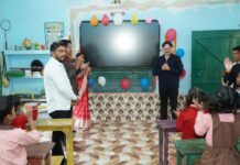 डॉ. राजेश्वर सिंह का डिजिटल मिशन : हर बच्चे तक आधुनिक शिक्षा पहुँचाने की दिशा में बड़ा कदम, पीलीभीत जनपद के प्राथमिक विद्यालय अमरिया में डॉ. राजेश्वर सिंह ने किया स्मार्ट क्लास का लोकार्पण