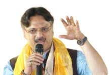 अखिलेश यादव का माँ गंगा पर बयान से सियासत गरमाई: भाजपा विधायक डॉ. राजेश्वर सिंह का सपा प्रमुख पर तीखा हमला, आस्था के अपमान का लगाया आरोप