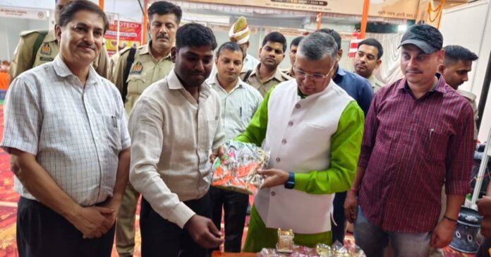 dharmveer prajapati truenewsup