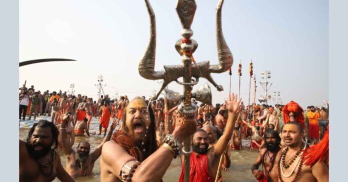 अखाड़ों ने शुरू की तीसरे अमृत स्नान की तैयारी, बसंत पंचमी पर स्वर्ण सिंहासन पर विराजेंगे आचार्य