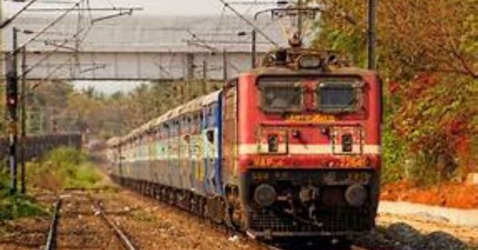 महाकुम्भ 2025: रेल प्रशासन द्वारा मौनी अमावस्या के दिन 364 आउटवर्ड गाड़ियों का किया गया परिचालन