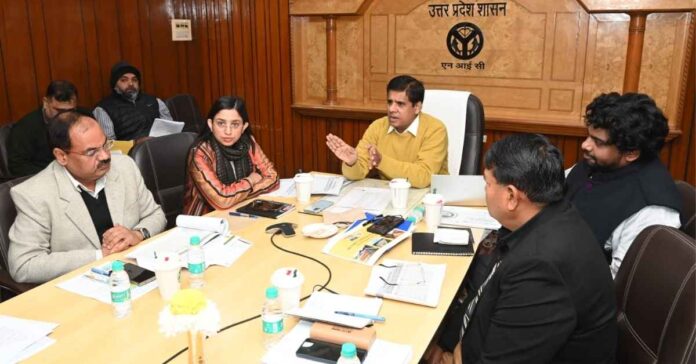 उत्तरप्रदेश: आयुक्त ग्राम्य विकास जी.एस.प्रियदर्शी ने वीडियो कांफ्रेंसिंग के जरिए की विकास कार्यों की समीक्षा