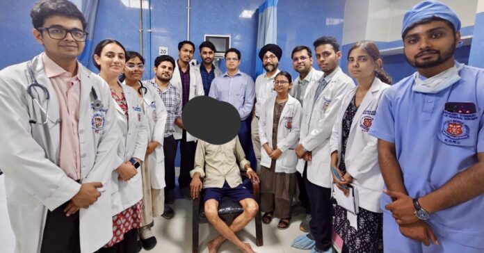 kgmu 12.05 लखनऊ स्थित केजीएमयू में पहली बार सफलतापूर्वक हुआ रोबोटिक सर्जरी द्वारा हर्निया ऑपरेशन: मरीज स्वस्थ होकर दूसरे दिन हुआ डिस्चार्ज