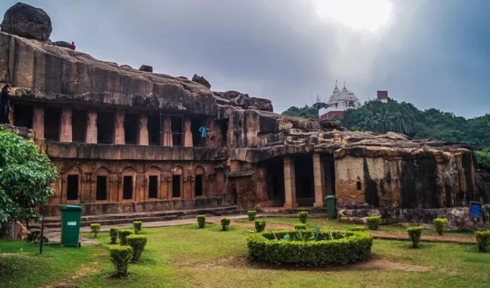 udayagiri-caves_large_1413_23.webp-e1747798758185-750x441