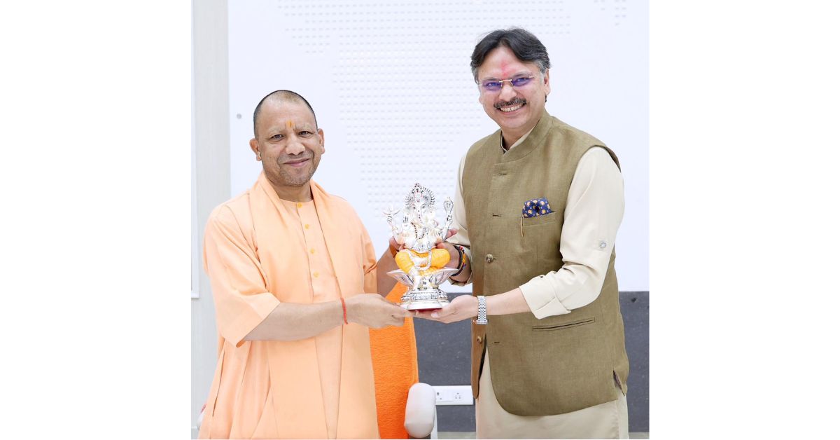डॉ. राजेश्वर सिंह ने मुख्यमंत्री योगी आदित्यनाथ जी से की मुलाकात, लखनऊ को भारत की सबसे स्मार्ट और हरित राजधानी बनाने हेतु सौंपा विस्तृत नीति-पत्र, राजधानी लखनऊ के सर्वांगीण विकास को लेकर विधायक डॉ. सिंह का दूरदर्शी प्रस्ताव- "Capital Transformation Policy Note"