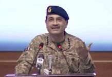 भारत पर ज़हर उगलने वाला आसिम मुनीर अब पाकिस्तान का CDF बनने जा रहा है, जिसके बाद परमाणु हथियारों पर भी उसका अधिकार होगा।