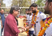 लखनऊ के सरोजनीनगर में राज्य स्तरीय वॉलीबॉल प्रतियोगिता का भव्य शुभारंभ : विधायक डॉ. राजेश्वर सिंह ने युवाओं को दिया अनुशासन और टीमवर्क का संदेश