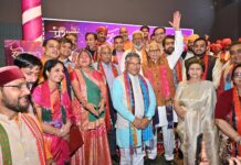 लखनऊ में प्रेरणा परिवार का भव्य होली मिलन समारोह सम्पन्न : परंपराएं हमें अपनी संस्कृति से जोड़ती हैं – अखिल भारतीय प्रचारक प्रमुख (RSS) स्वांत रंजन जी