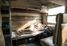 Travel Tips:ट्रेन टिकट बुकिंग में न करें ये गलती, जानें Upper vs Lower Berth- आपके लिए कौन है बेस्ट?
