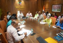 उत्तरप्रदेश सरकार ने पर्यटन को बढ़ावा देने के लिए बनाई नई कार्ययोजना : पर्यटन एवं संस्कृति मंत्री जयवीर सिंह ने वरिष्ठ विभागीय अधिकारियों के साथ की विशेष बैठक