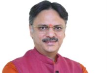 ‘नेट जीरो सरोजनीनगर’ की दिशा में बढ़ा बड़ा कदम : 60 मेगावाट से अधिक सौर ऊर्जा, 3,000+ सोलर स्ट्रीट लाइटें और 7 EV चार्जिंग स्टेशन ; 8 सामुदायिक सौर ऊर्जा संयंत्र, 5 सोलर ट्री और 3 तालाबों के विकास से स्वच्छ ऊर्जा, जल संरक्षण और हरित विकास को मिल रहा बढ़ावा