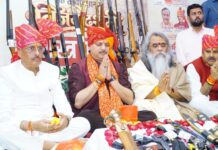विजयादशमी पर डॉ. राजेश्वर सिंह का आह्वान- जातिवाद और सामाजिक वैमनस्य के रावण का अंत कर सांस्कृतिक अस्मिता व राष्ट्रगौरव की रक्षा का लें संकल्प ; सनातन परंपराओं के सम्मान, सामाजिक समरसता और सशक्त भारत के निर्माण के लिए सरोजनीनगर विधायक ने और क्या कहा जानने के लिए लिंक में क्लिक करें और पूरी खबर विस्तार से पढ़ें